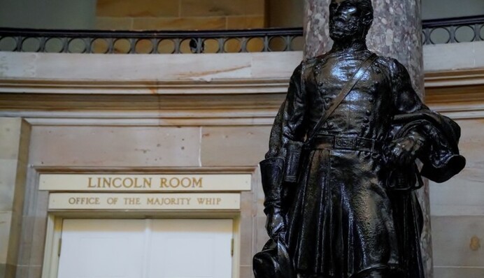 Сотрут ли пятно расизма из истории США: из Капитолия уберут статуи конфедератов