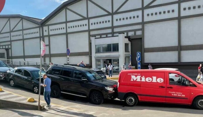 У центрі Києва чотири автомобілі зіграли в 