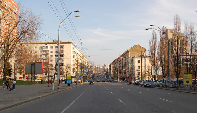 Видео дня: полиция показала необычное ДТП в Киеве на оживленном перекрестке
