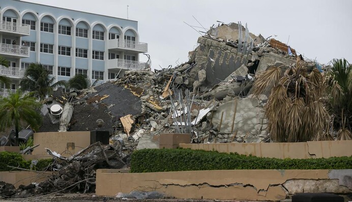 Число жертв обрушения многоэтажки во Флориде резко возросло