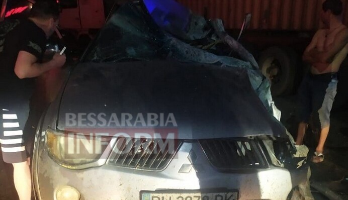 Під Одесою сталася страшна ДТП: водій легковика загинув на місці