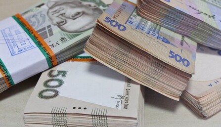 Скільки Україна витратила на COVID за півроку: у Мінфіні назвали цифри