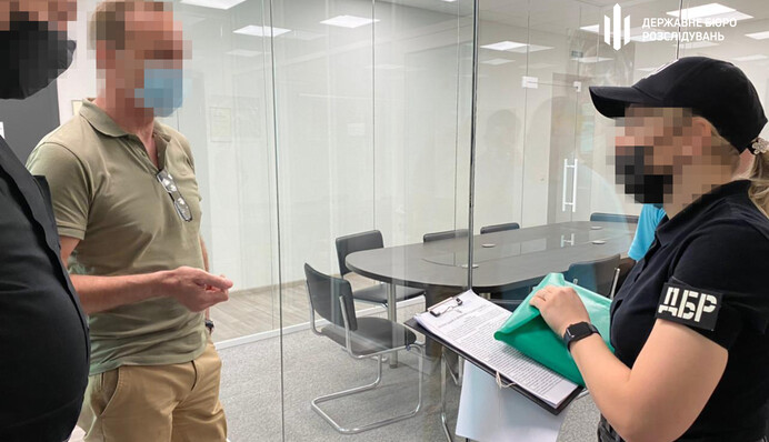 Украдены миллионы бюджетных средств: в Киеве прошли обыски в двух ключевых предприятиях