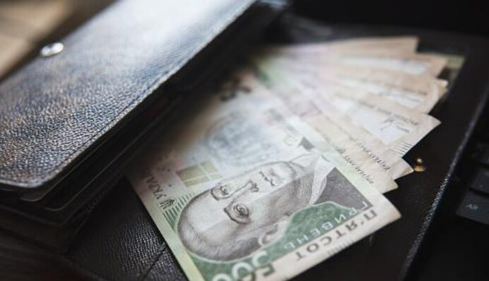 ​Военным пенсионерам поднимут выплаты: кому и на сколько