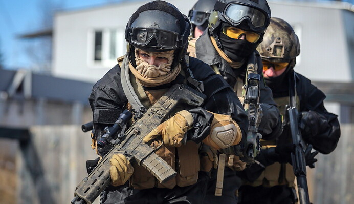 "Це лежить на поверхні": бойовий генерал пояснив, чи потрібні Україні ПВК