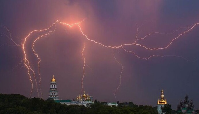 На Київ насувається гроза: синоптики назвали точний час