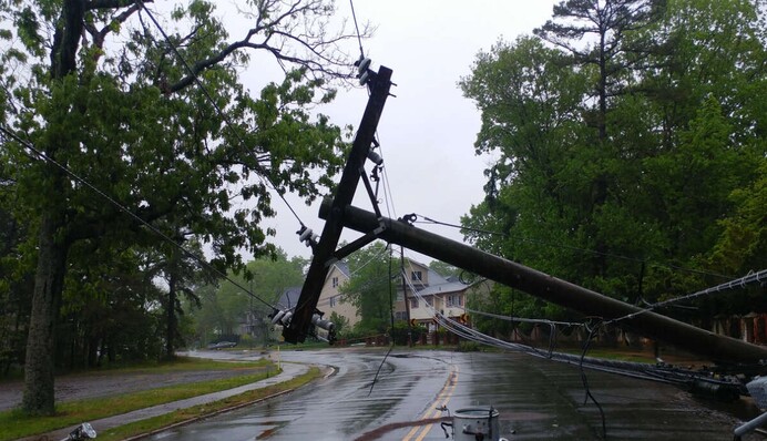 ​Из-за непогоды в Украине обесточены 130 населенных пунктов