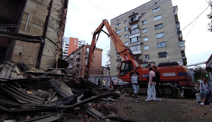 Знесення в Києві будівлі 