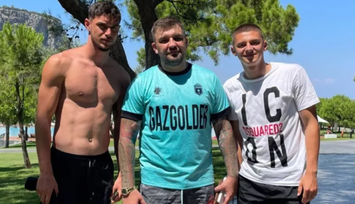 Зірки збірної України потрапили під жорстку критику через фото зі скандальним російським репером