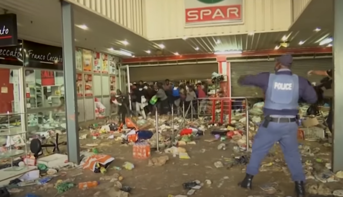 ПАР охопила хвиля мародерства і погромів - загинули понад 70 осіб: фото і відео заворушень