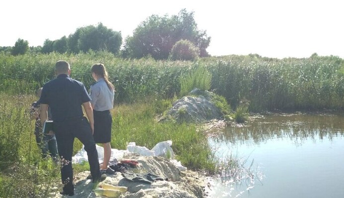 У Чернігівській області в ставку потонули двоє братів: подробиці трагедії