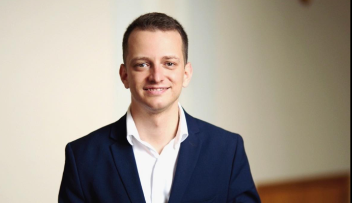 Крісла хитаються: у "Слузі народу" розповіли про можливі відставки в Кабміні