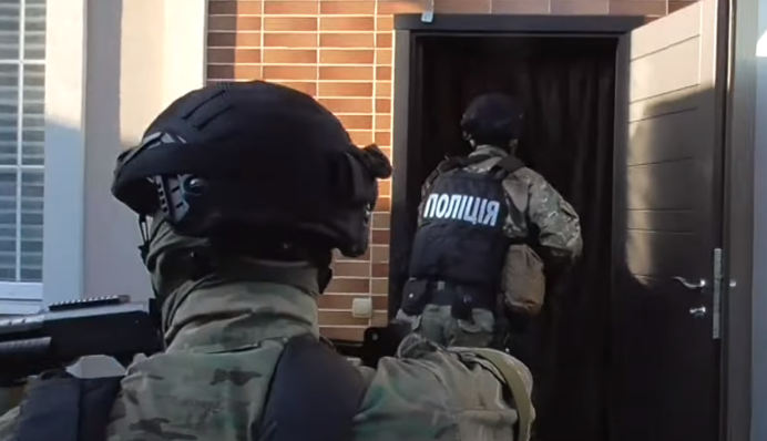 Обіцяли космічний прибуток і залишали ні з чим: поліція викрила кібер-шахраїв