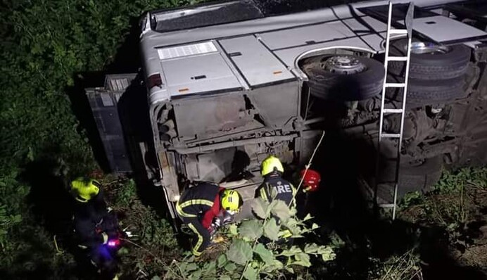 Под Ровно перевернулся автобус Киев-Вроцлав - много пострадавших: фото