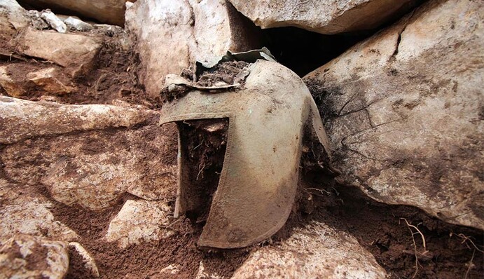 Археологи виявили в печері-гробниці рідкісну знахідку часів греко-перських воєн: фото