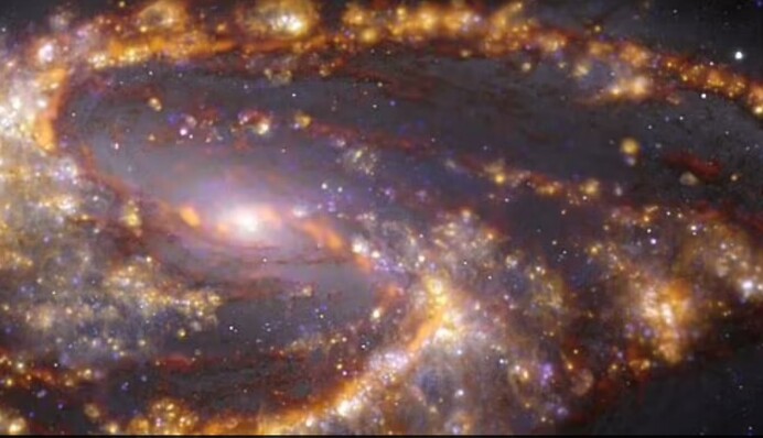 Космічний феєрверк: астрономи показали приголомшливі фото прилеглих галактик