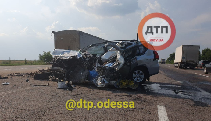 Позашляховик розірвало на частини - на виїзді з популярного курорту в страшній ДТП загинув чиновник: фото