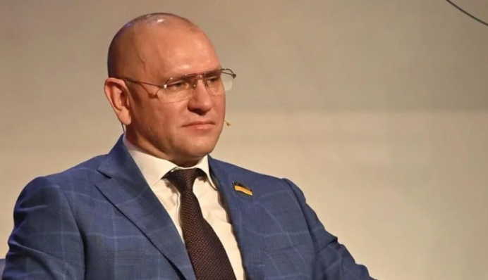 Скандальний нардеп Шевченко з'їздив до Лукашенка і заспівав для нього на сцені: відео