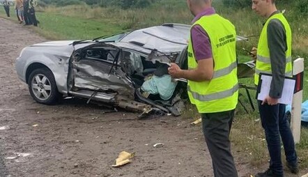 На трассе Киев - Чоп в жуткой аварии погибла 2-летняя девочка, много пострадавших