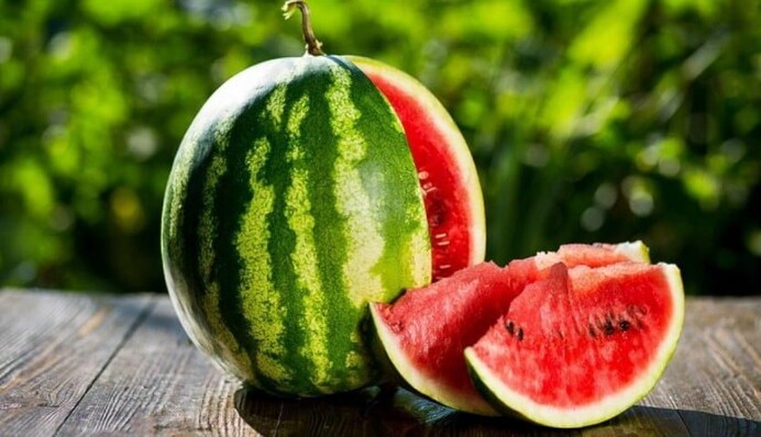 Вот почему нельзя покупать арбузы в июле: проверка на нитраты вызвала шок, видео