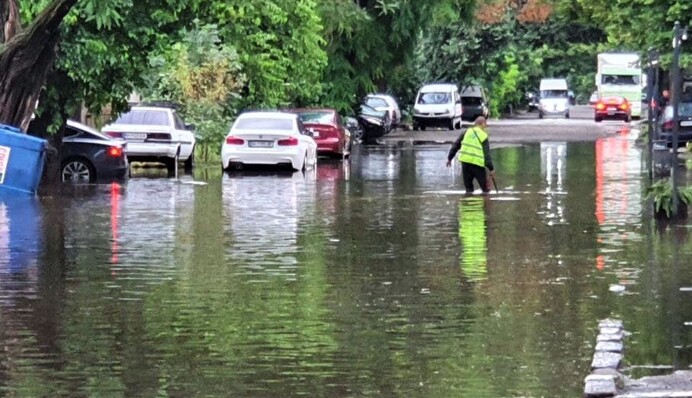 Одесса за ночь превратилась в Венецию: первые последствия непогоды
