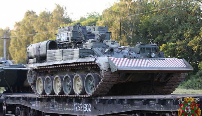 У Білорусі прибув військовий ешелон з Росії: названа причина