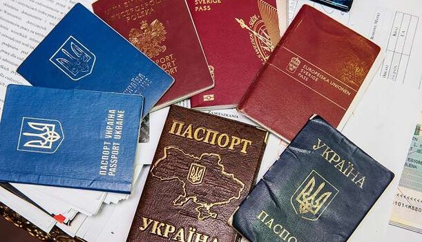 Подвійного громадянства у чиновників не буде: Зеленський підписав важливий указ