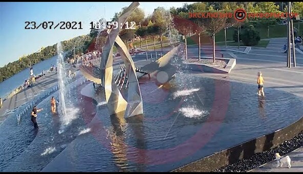 В Днепре ребенок получил смертельную травму во время купания в фонтане: видео