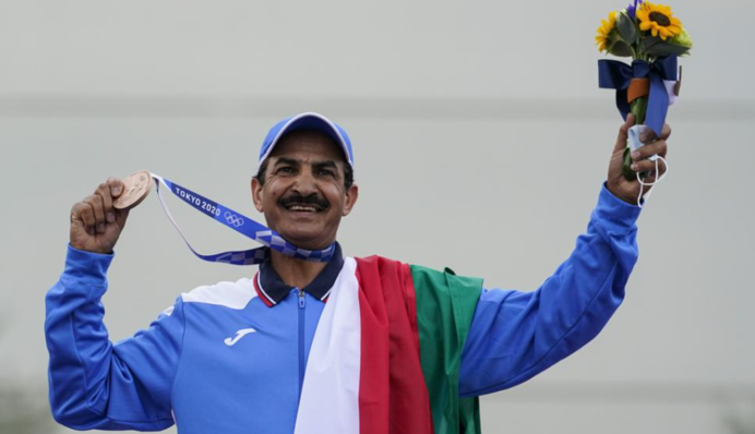 57-летний спортсмен стал призером Олимпиады: это совсем не рекорд