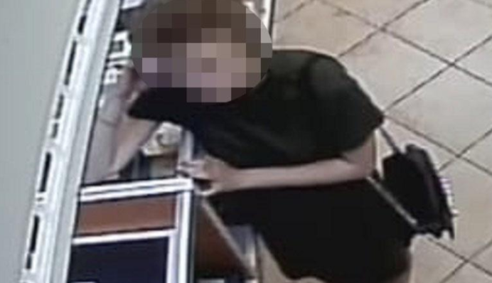 В Киеве 16-летняя преступница попалась на краже в ломбарде: фото