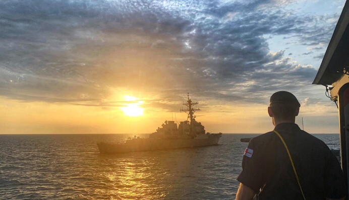 Россияне нарываются: адмирал США назвал условие открытия огня по кораблям ЧФ РФ