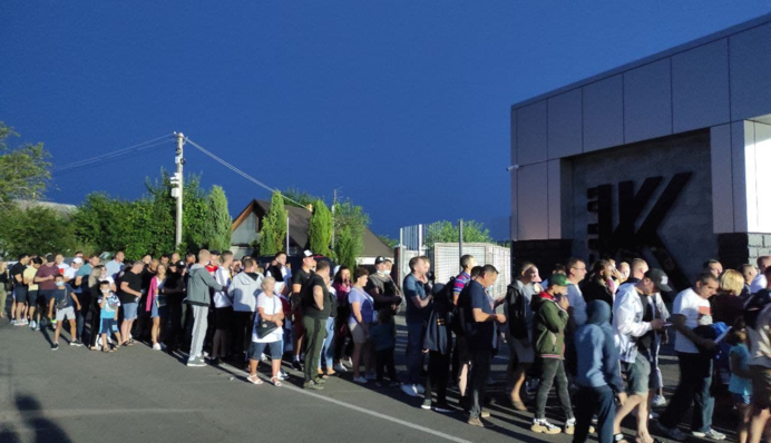 Вболівальники українського клубу виконали новий хіт про країну-агресора: відео