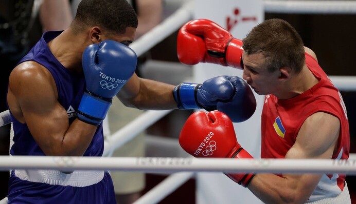 Только серебро: "Полтавский танк" проиграл скандальный бой в финале Олимпиады