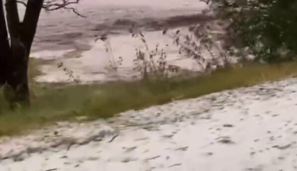 На півдні України на початку серпня раптово випав сніг: відео