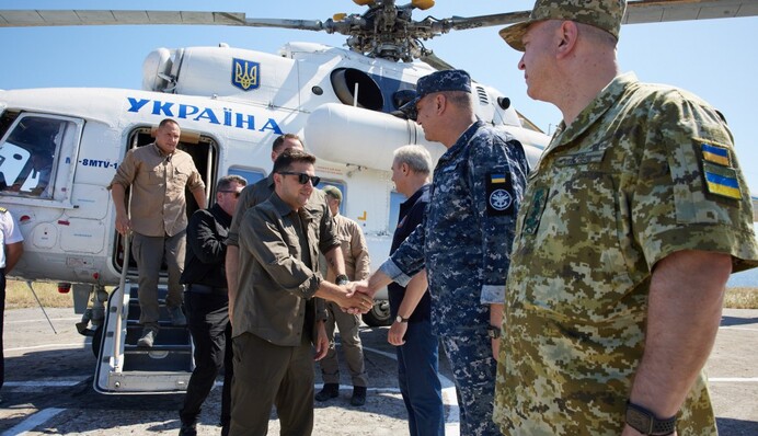 Зеленський призначив бойових генералів командувати ЗСУ: хто очолить війська