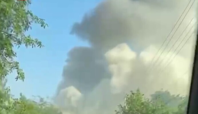 Жителів передмістя Києва налякала потужна пожежа: що сталося, фото і відео