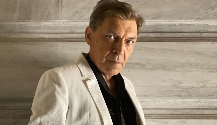 А могли викликати на дуель: відомий російський журналіст отримав ляпас у прямому ефірі, відео