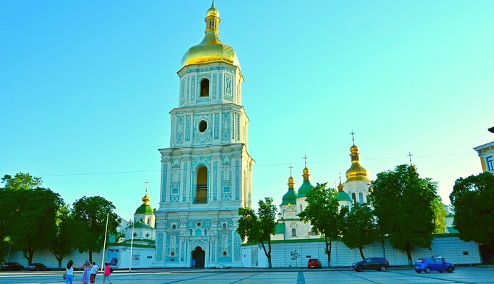 Прибирання на Софійській не допомогло: поліція викликала на допит зірку хіп-хопу