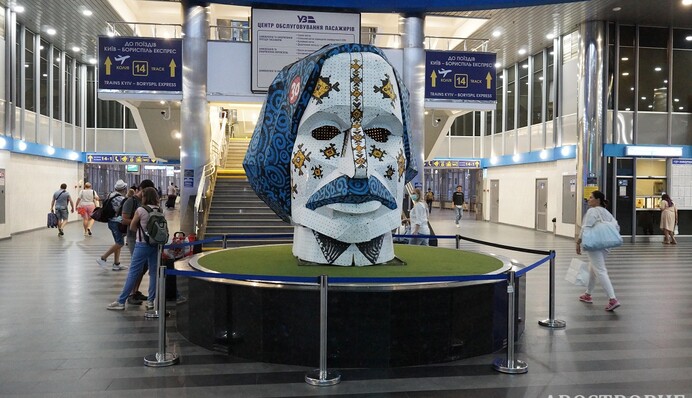 ​Яркий ГогольTRAIN: из Киева отправился первый поезд фестиваля, опубликованы фото