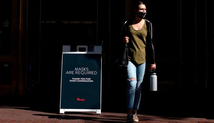 Нужно доказать факт вакцинации: в США вводят жесточайшие правила посещения общественных мест