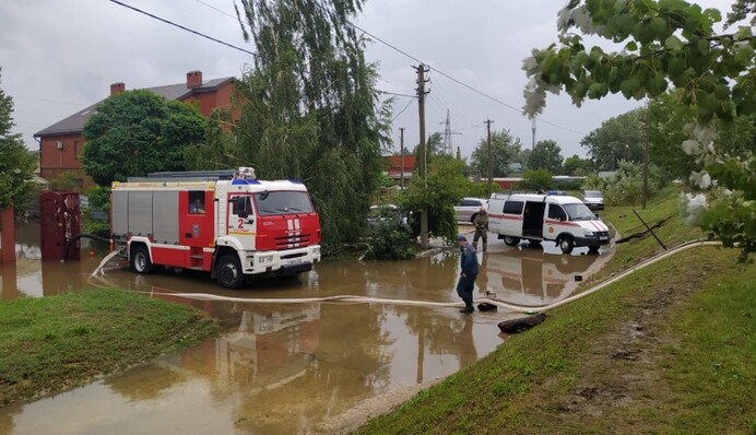 Потоп на популярном курорте в России: в городе включили сирены, идет эвакуация