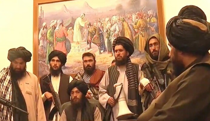 Таліби зайняли в Кабулі президентський палац: фото і відео