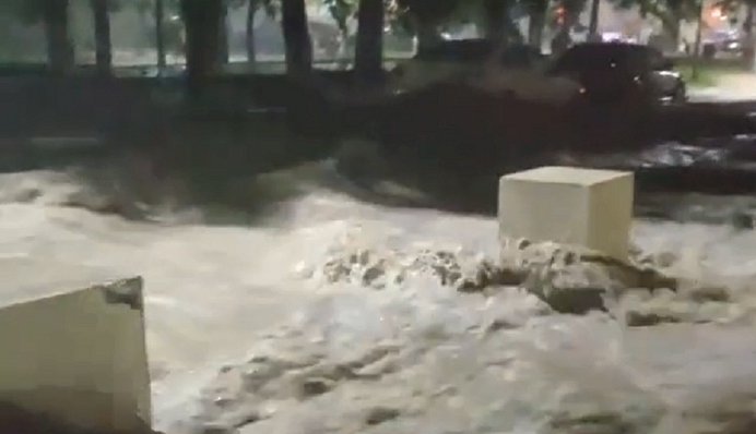 У Росії на Кубані ще одне місто пішло під воду: відео масштабного потопу