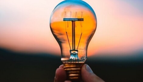 Тариф на світло знизять: хто оплатить 