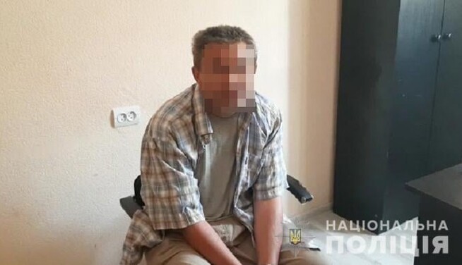 Змусив роздягнутися і фотографував: у Києві чоловік знущався над дітьми в ліфті, фото і відео