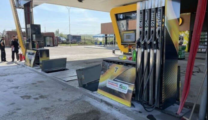 На Закарпатті стався вибух на АЗС, є постраждалі: фото