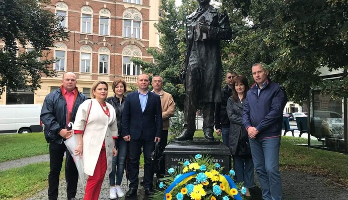 Полдюжины городов в Чехии и Словакии оригинально поздравили Украину с Днем Независимости: фото