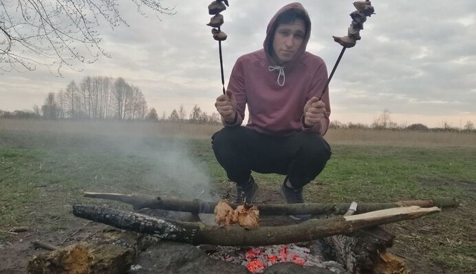 ​Оказался тезкой и земляком: СМИ перепутали нападавшего на Порошенко с другим парнем