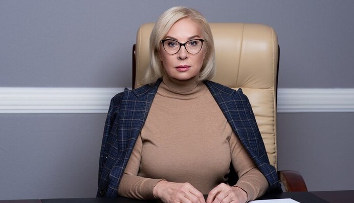 У Києві в офіс омбудсмена Денісової кинули коктейль Молотова: фото і відео