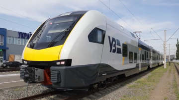 ​"Большая стройка" Зеленского изменит пригородное сообщение: в Киеве уже тестируют швейцарские электрички